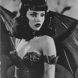 Meet your Posher, Madeline